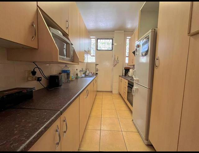 2 BEDROOM APARTMENT FOR SALE IN PARKTOWN